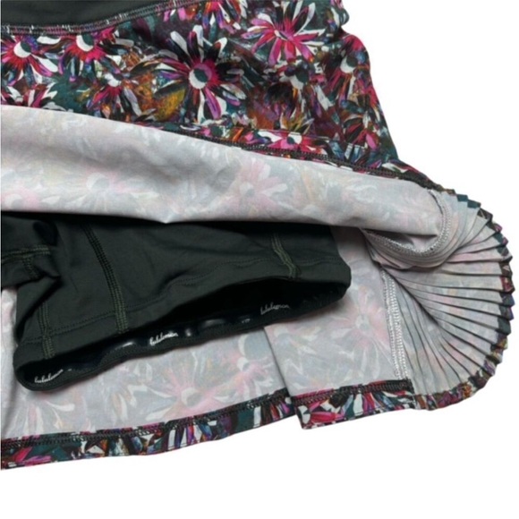 Lululemon Play Off The Pleats Skirt Floral Electric Multi/Rainforest Green (14) - Picture 6 of 13